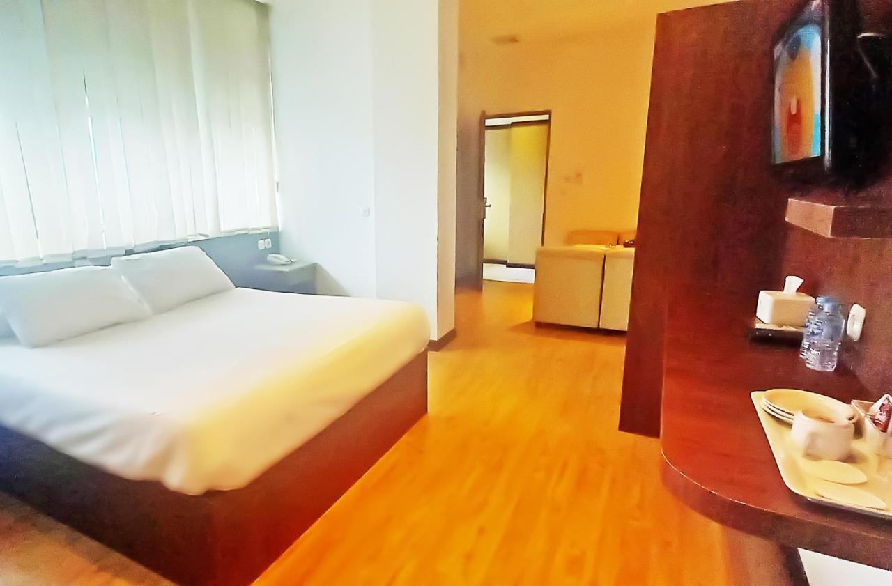 Hotel Aruni Ancol Джакарта Екстериор снимка