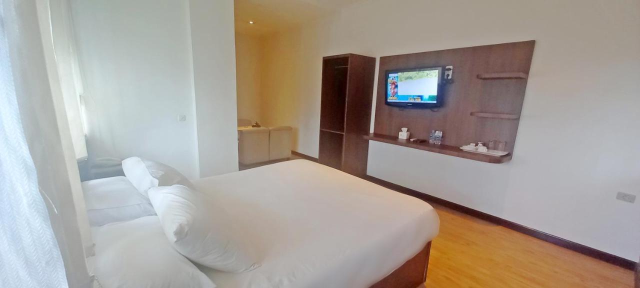 Hotel Aruni Ancol Джакарта Екстериор снимка