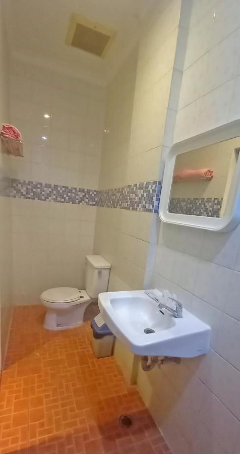 Hotel Aruni Ancol Джакарта Екстериор снимка
